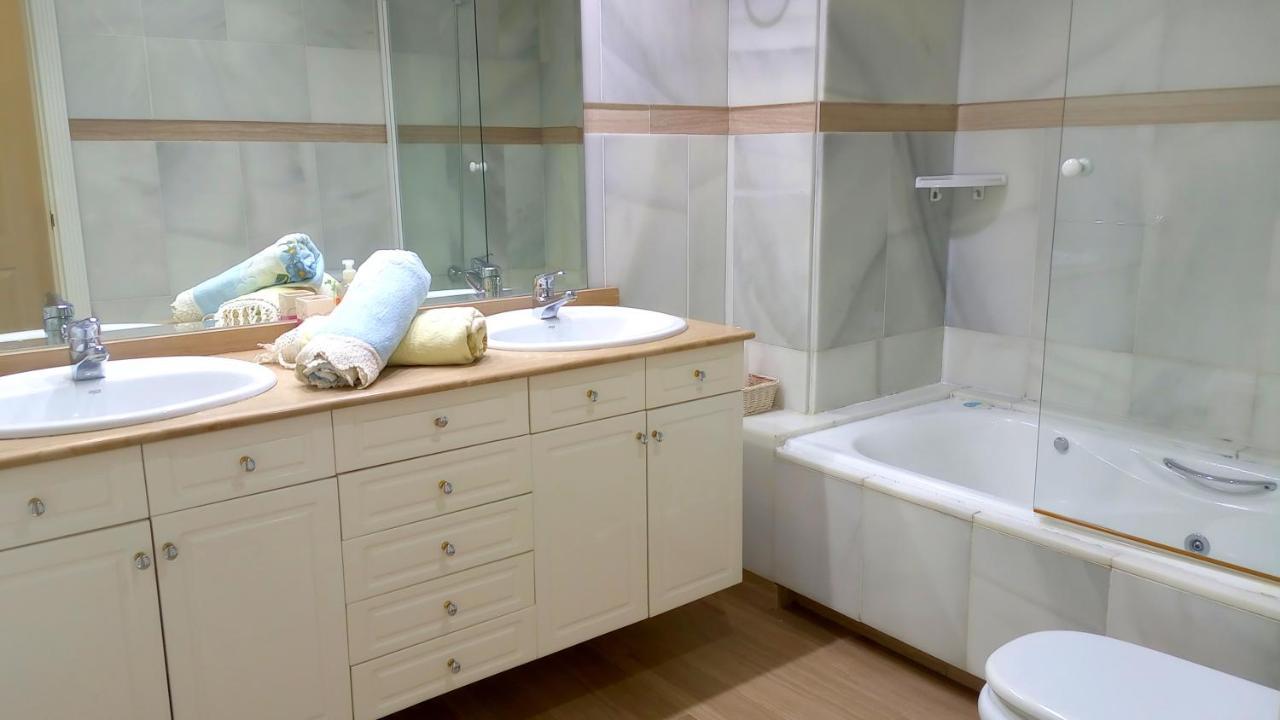 Cozy Corner 2 Bedroom Apartment On New Island Complex In Marina Harbour Benalmádena Exteriör bild