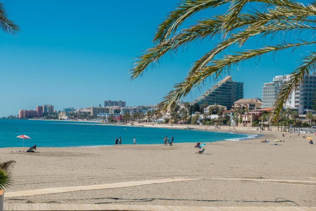 Cozy Corner 2 Bedroom Apartment On New Island Complex In Marina Harbour Benalmádena Exteriör bild