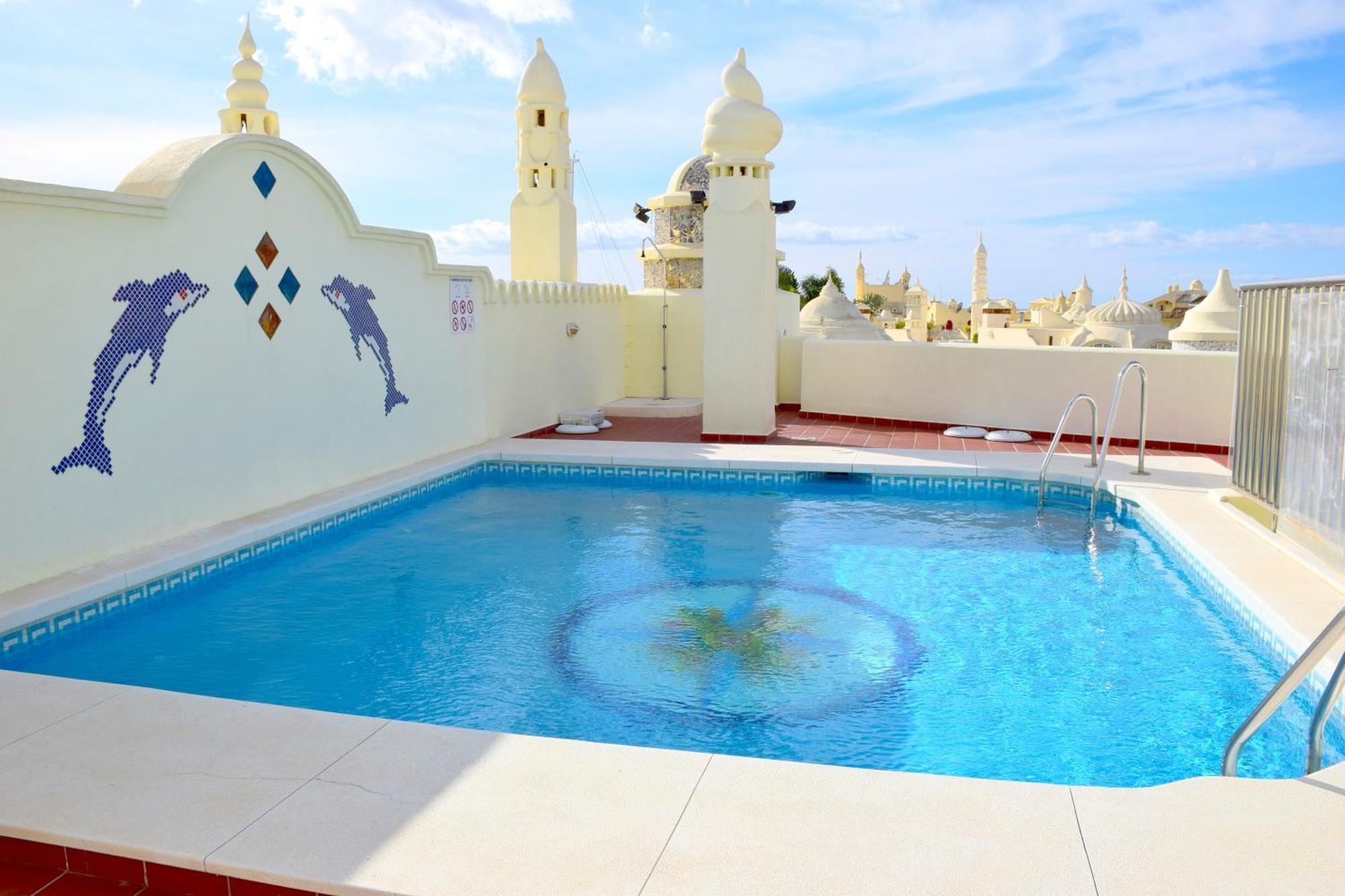 Cozy Corner 2 Bedroom Apartment On New Island Complex In Marina Harbour Benalmádena Exteriör bild