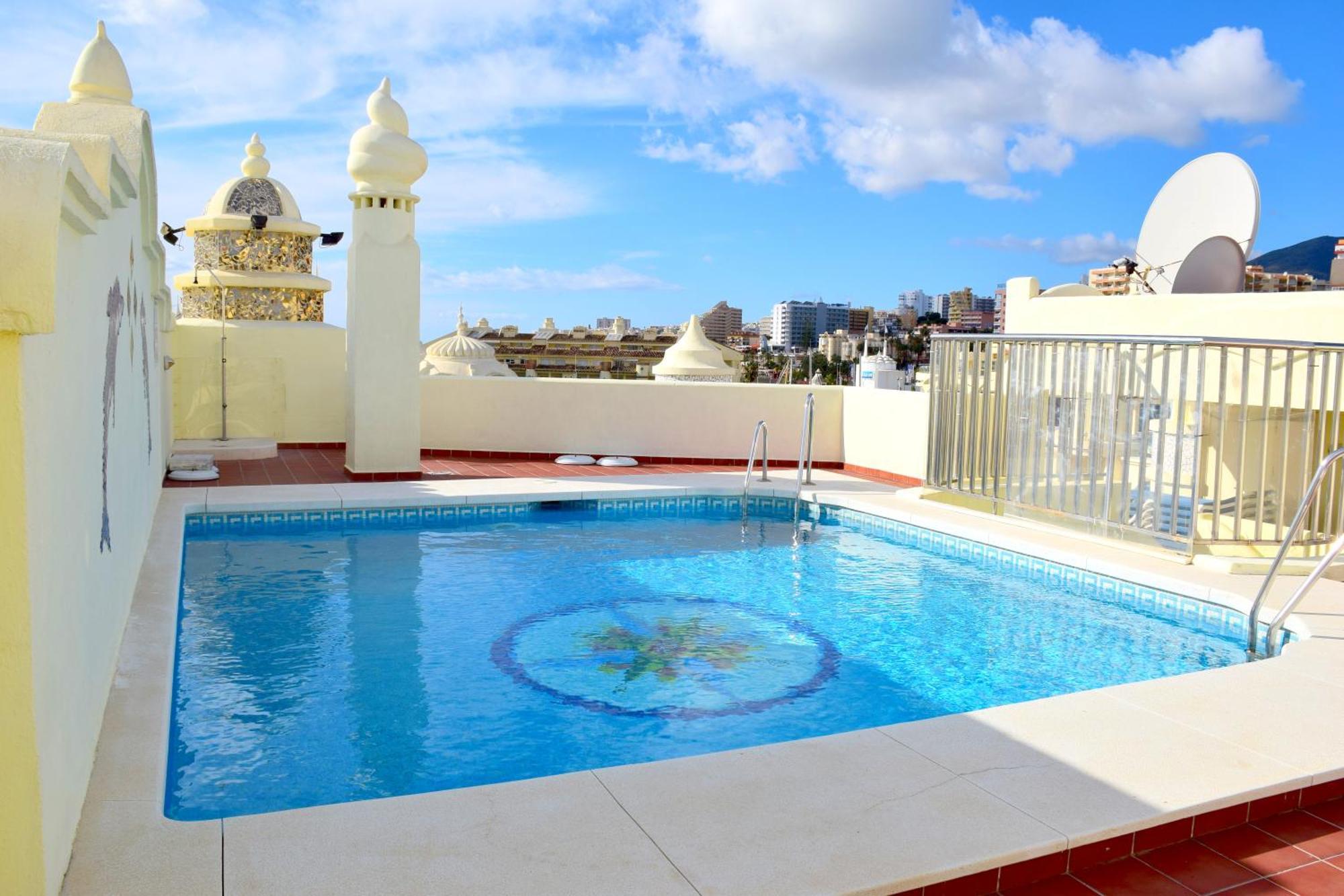 Cozy Corner 2 Bedroom Apartment On New Island Complex In Marina Harbour Benalmádena Exteriör bild
