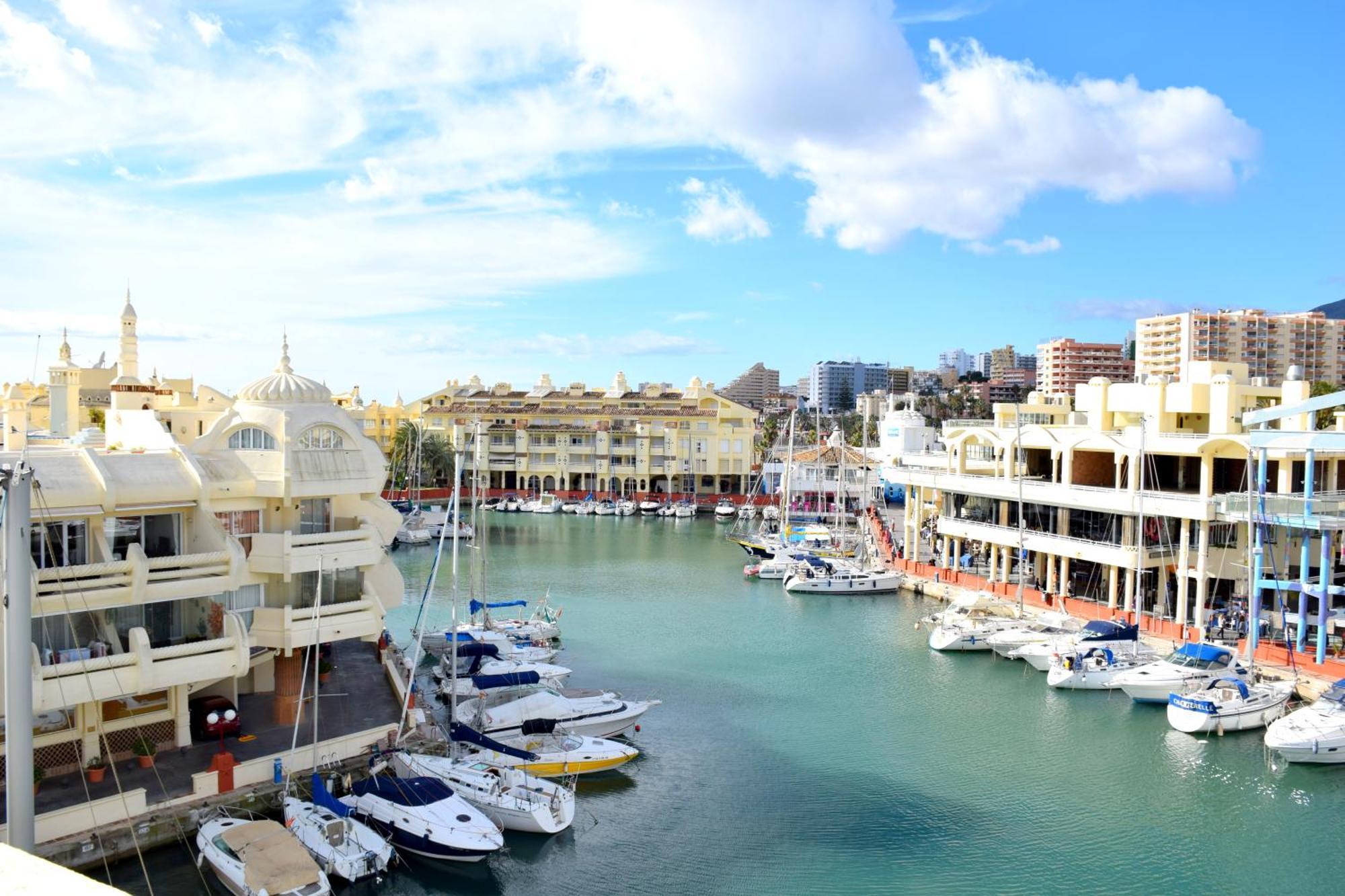 Cozy Corner 2 Bedroom Apartment On New Island Complex In Marina Harbour Benalmádena Exteriör bild