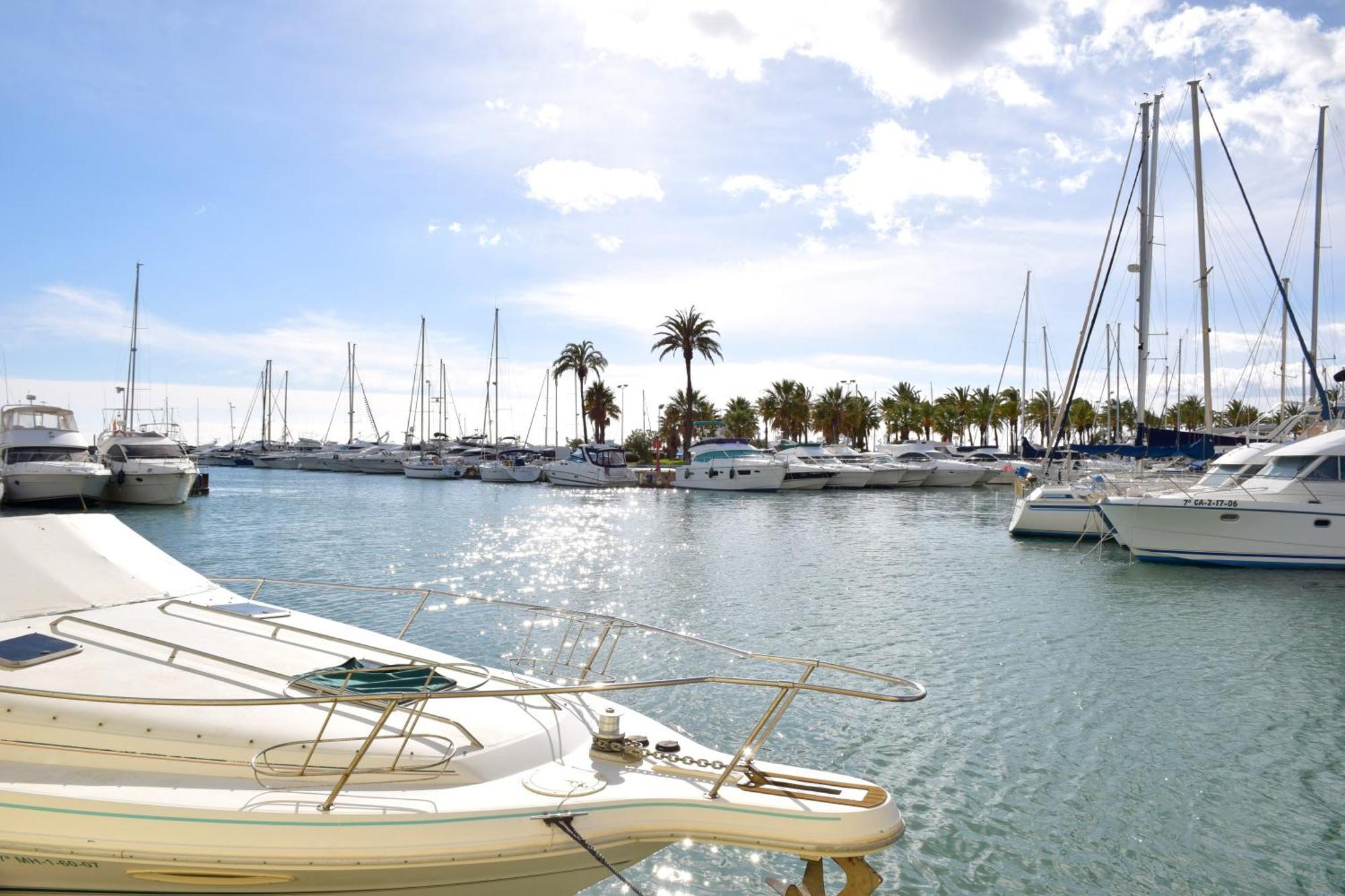 Cozy Corner 2 Bedroom Apartment On New Island Complex In Marina Harbour Benalmádena Exteriör bild