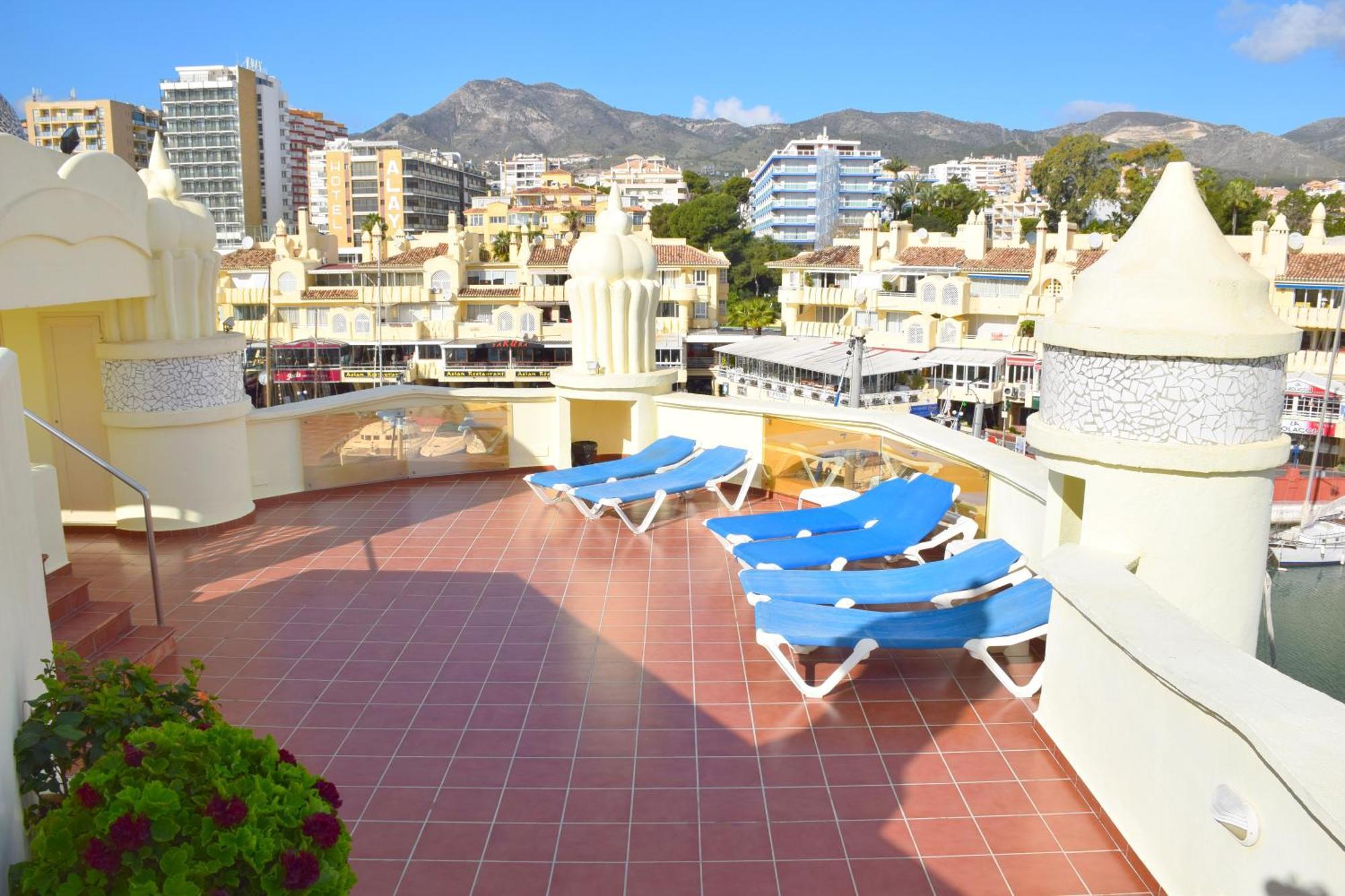 Cozy Corner 2 Bedroom Apartment On New Island Complex In Marina Harbour Benalmádena Exteriör bild