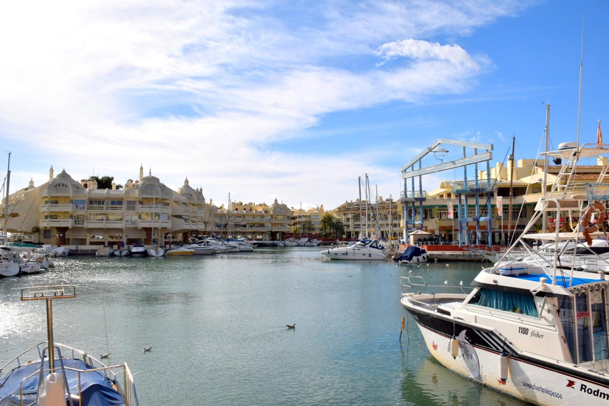 Cozy Corner 2 Bedroom Apartment On New Island Complex In Marina Harbour Benalmádena Exteriör bild
