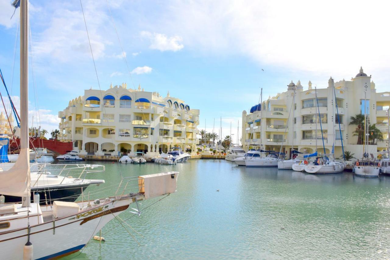 Cozy Corner 2 Bedroom Apartment On New Island Complex In Marina Harbour Benalmádena Exteriör bild